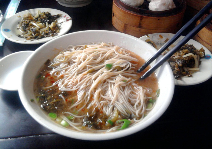 ?? ??? ???, 70? ??? ?????(朱鴻興面館)