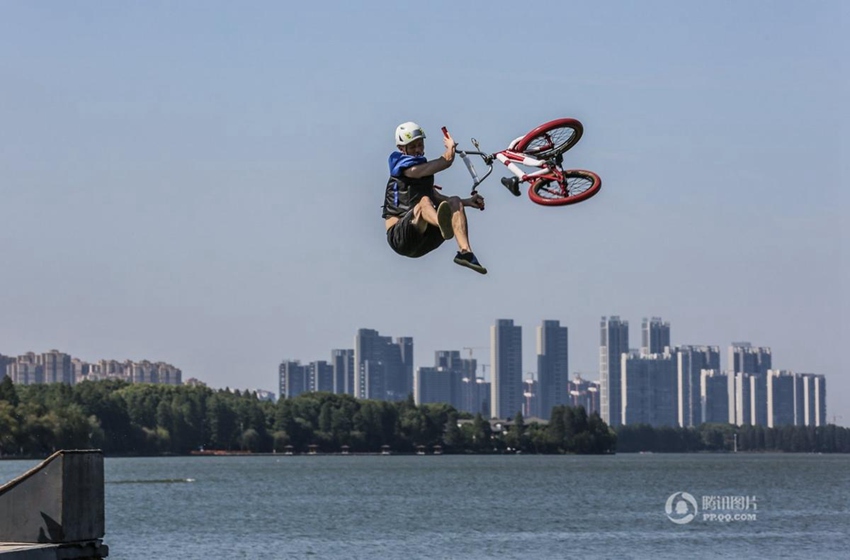 ???? BMX??? ????, ?? DJ ?? ‘??’