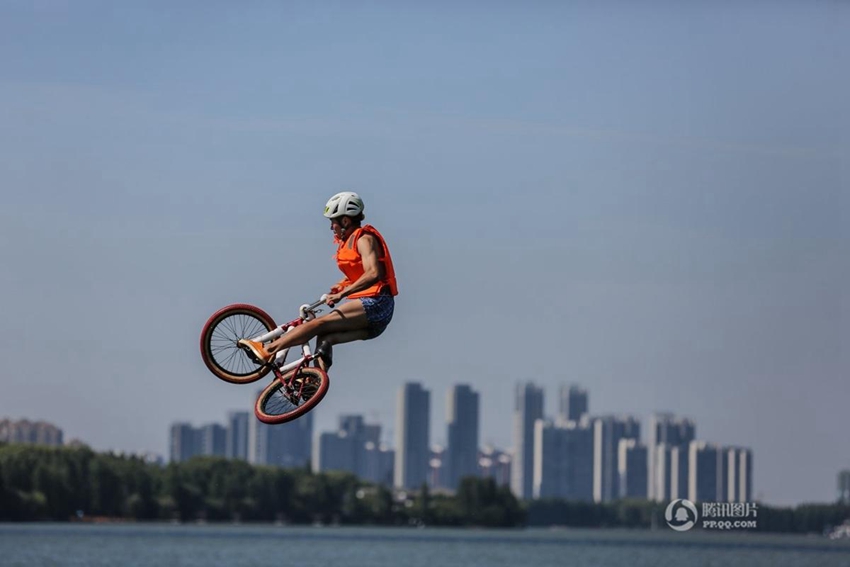 ???? BMX??? ????, ?? DJ ?? ‘??’