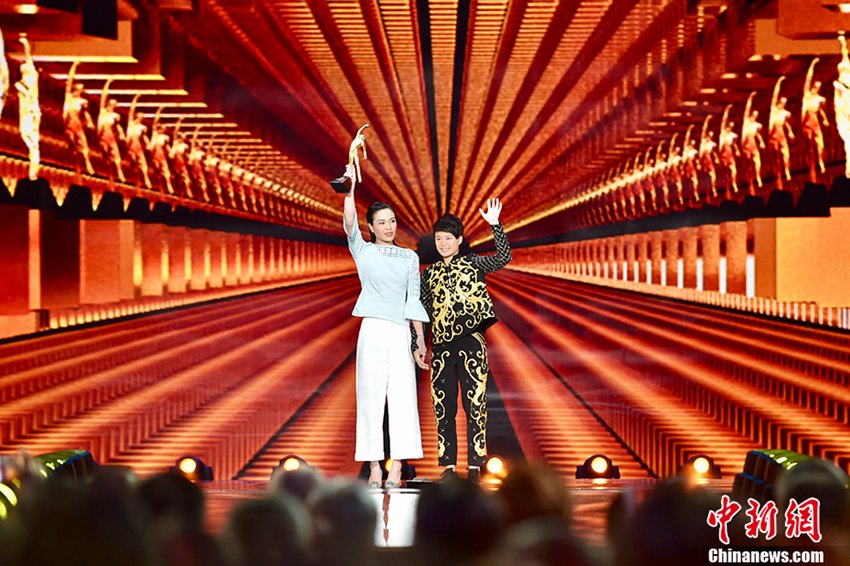 ?? ??? ?? ???(吳敏霞) ??? ????(施廷懋) ??? ??? ???? ???.