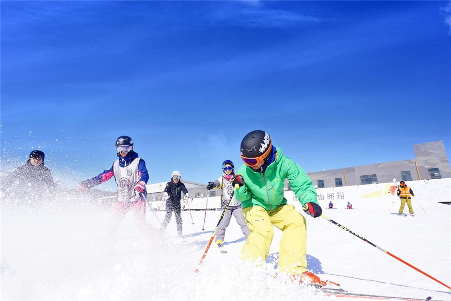 1? 4?, ??? ??? ???(海澱)?????????? ??? ?? ??. [??: ???? ??(賀勇) ??]