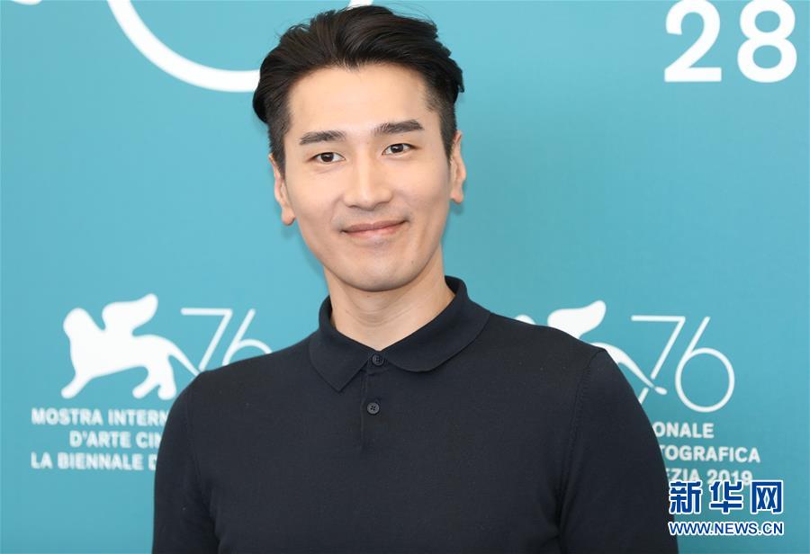 ?? 4? ???? ????? ?? ????(趙又廷)? ?? ‘?????(蘭心大劇院)’? ????? ??. [?? ??: ???]