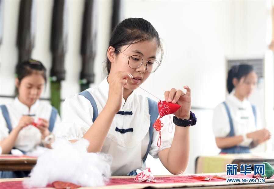 6? 23?, ??(浙江)? ??(諸暨)? ???(山下湖)? ?????? 6?? ???? ??(香囊: ?? ?? ???) ??? ?? ??? ??. [?? ??: ???]