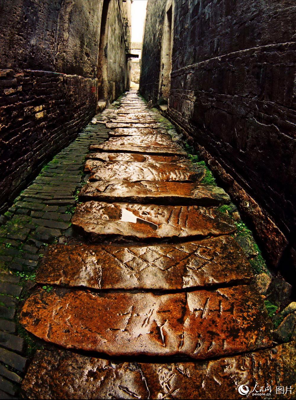 ?????(周莊雨巷) [?? ??: ???]