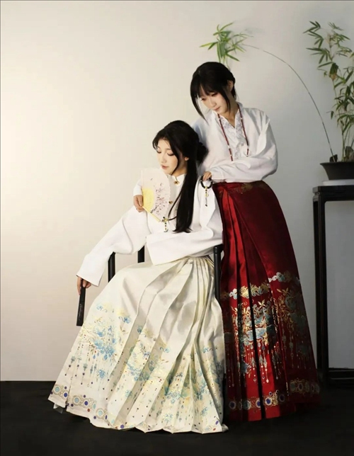 ?? ??(漢服) ???(馬面裙: ????)