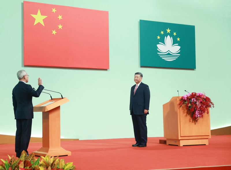 ? ??? ????(岑浩輝, ?????) ?6? ??? ????? ????? ?? ??? ???? ??.