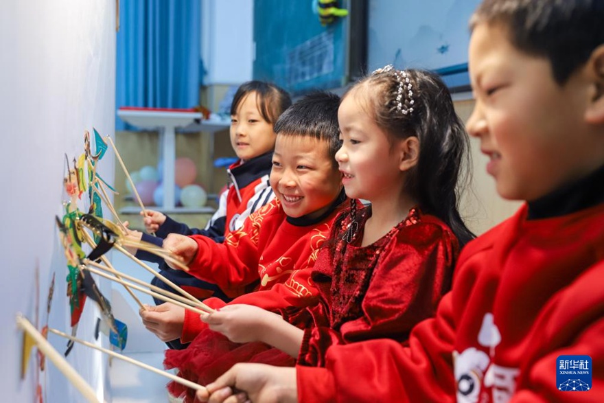 ???? ??? ???(靑島) ??(崇禮)?????? ???(皮影戲, ????) ??? ???? ??. [2? 14? ??/?? ??: ??(張鷹)]