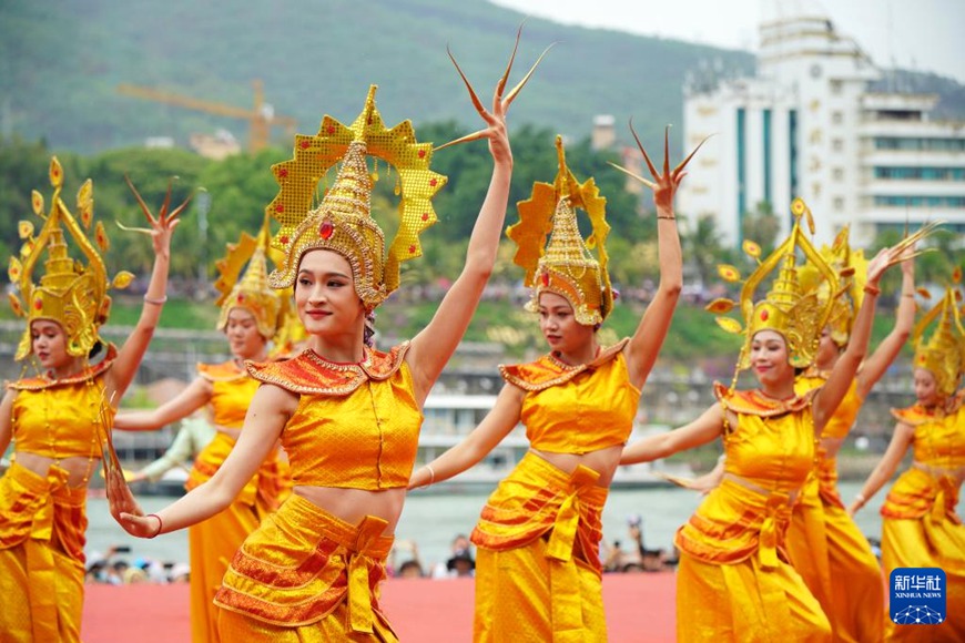 ????? ???? ?????? ??(景洪)??? ?? ??? ??[2025? ????(潑水節(jié), ???)] ?? ???? ??? ??? ??. [4? 13? ??/?? ??: ???]