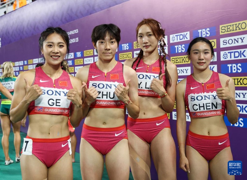 ???(陳妤頡), ???(李玉婷), ???(朱俊穎), ???(?????) ??? ?? 4×100m ?? ? ??? ???. [5? 11? ??/?? ??: ???]